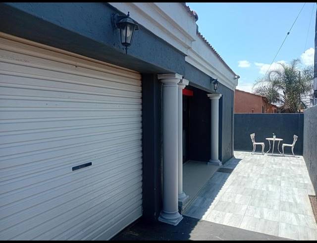 2 BEDROOM HOUSE FOR SALE IN SOSHANGUVE XX